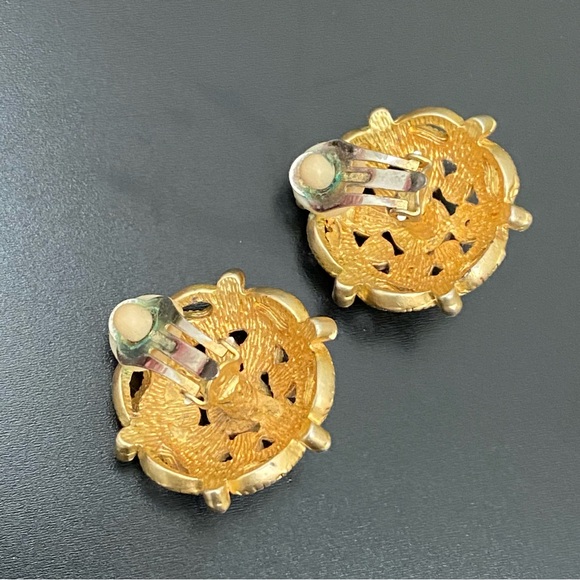 Vintage Unsigned Gold-tone Faux Pearl Rhinestones Dome Clip On Earrings 24g - Picture 10 of 13